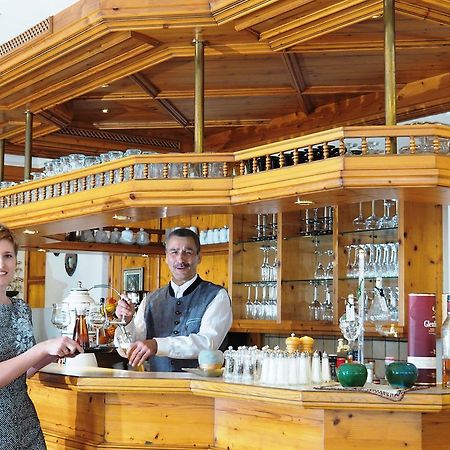 Hotel Schwarzenbergs Traube Glottertal Exteriör bild